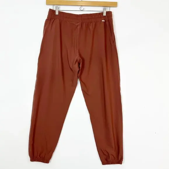Vuori Women's Wide Leg Pants in Rust - Picture 9 of 14